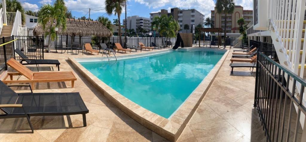 Holiday Isles Resort Madeira Beach Dış mekan fotoğraf